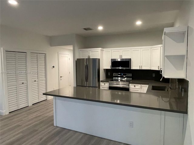 2840 Shipping Ave 2840, Miami, FL 33133