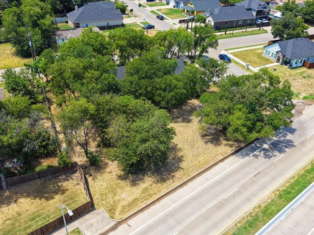 804 E Powell Avenue, Fort Worth, TX 76104