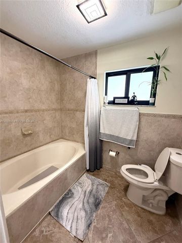 8731 NW 153rd Ter, Miami Lakes, FL 33018