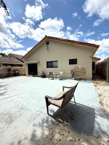 8731 NW 153rd Ter, Miami Lakes, FL 33018