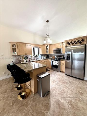 8731 NW 153rd Ter, Miami Lakes, FL 33018