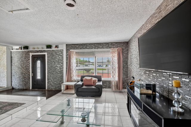 4033 Kent Avenue, Lake Worth Beach, FL 33461