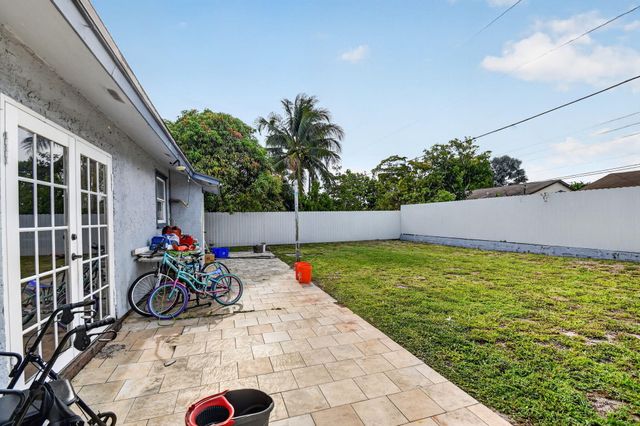 4033 Kent Avenue, Lake Worth Beach, FL 33461