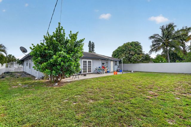 4033 Kent Avenue, Lake Worth Beach, FL 33461