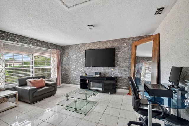 4033 Kent Avenue, Lake Worth Beach, FL 33461