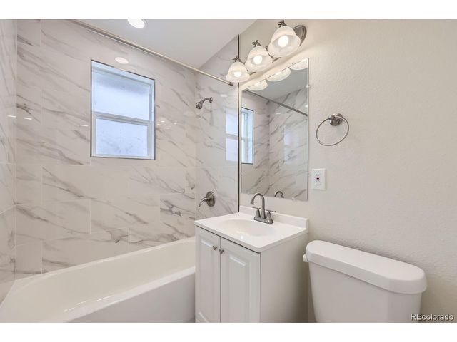2545 Kenton St, Aurora, CO 80010