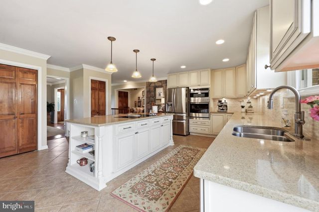 530 E MOUNTAIN RD, Knoxville, MD 21758