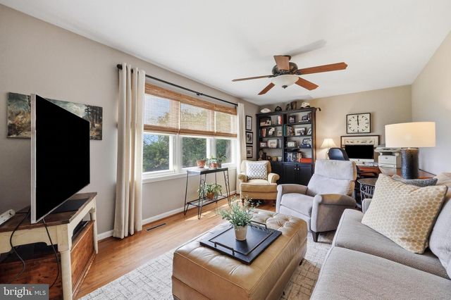 530 E MOUNTAIN RD, Knoxville, MD 21758