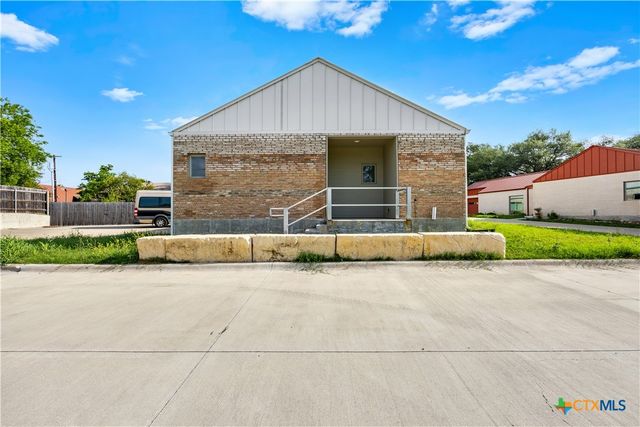 2819 Lone Oak Drive, Belton, TX 76513