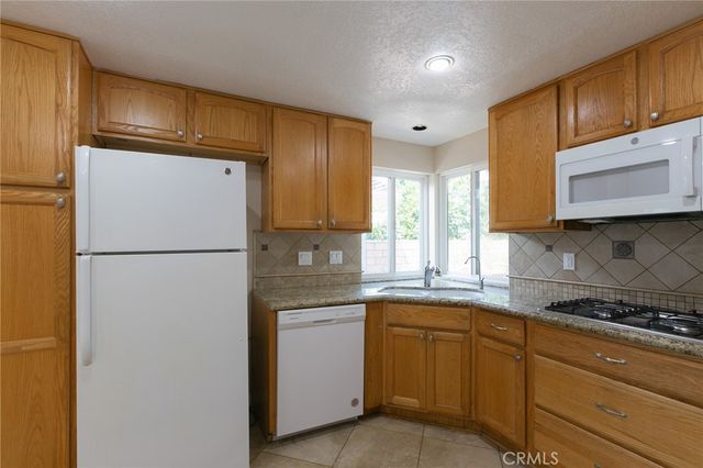 5 Petersburg, Irvine, CA 92620