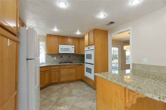 5 Petersburg, Irvine, CA 92620
