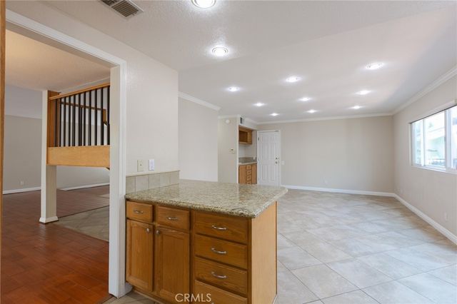 5 Petersburg, Irvine, CA 92620