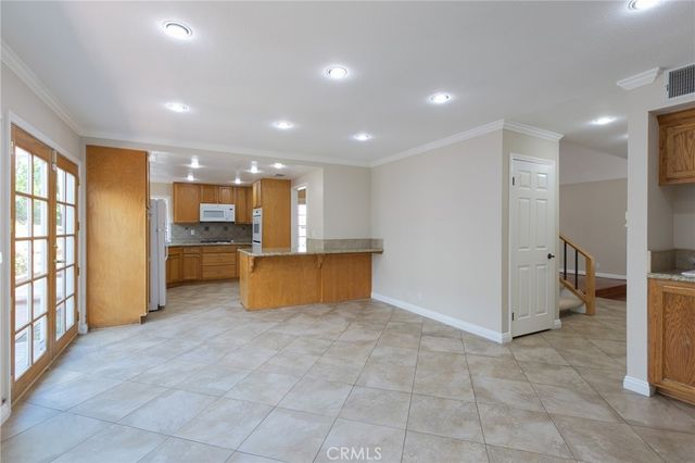5 Petersburg, Irvine, CA 92620