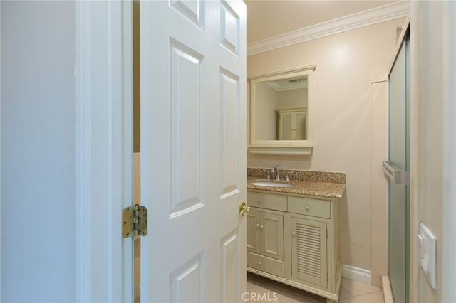 5 Petersburg, Irvine, CA 92620