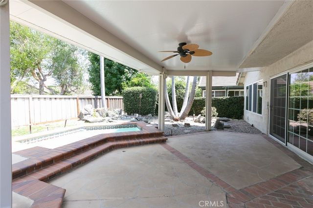 5 Petersburg, Irvine, CA 92620
