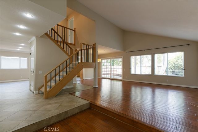 5 Petersburg, Irvine, CA 92620