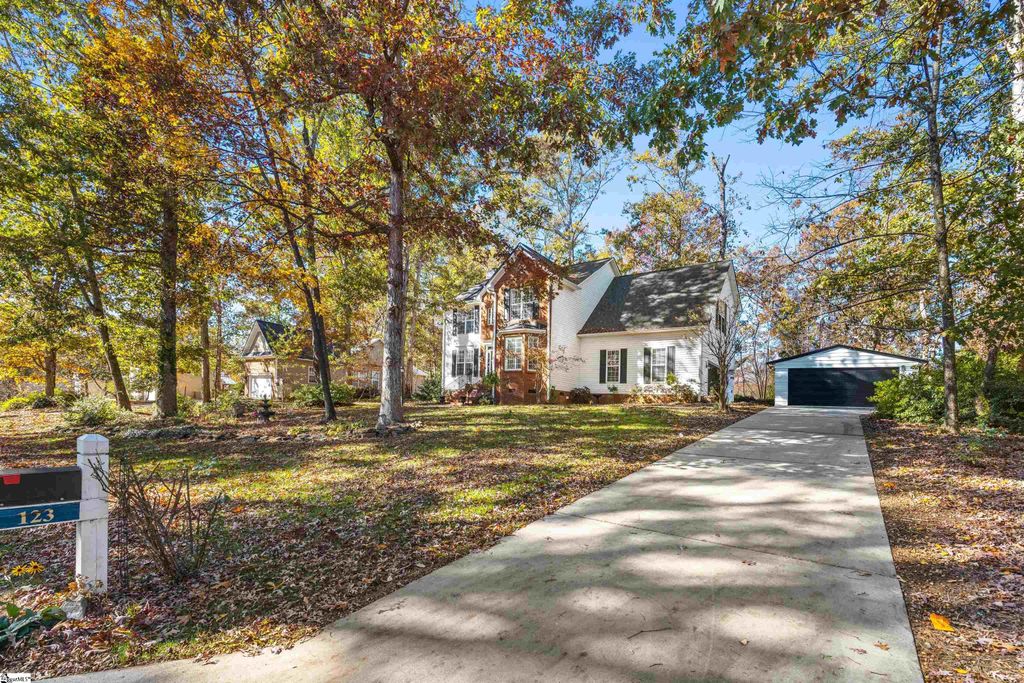 123 Pleasant Woods Road, Piedmont, SC 29673