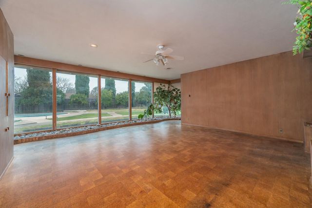 206 Meadow Ln, Modesto, CA 95351