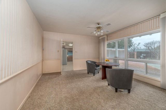 206 Meadow Ln, Modesto, CA 95351