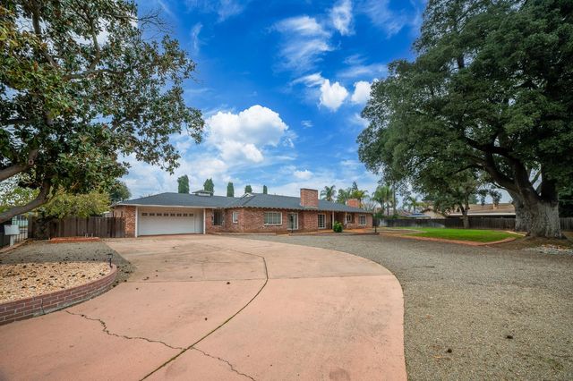 206 Meadow Ln, Modesto, CA 95351