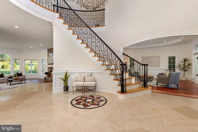 40163 BEACON HILL DR, Leesburg, VA 20176