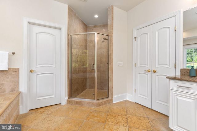 40163 BEACON HILL DR, Leesburg, VA 20176
