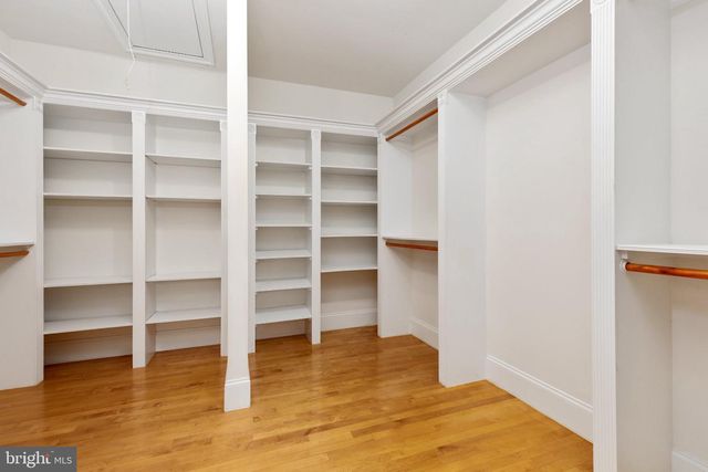 40163 BEACON HILL DR, Leesburg, VA 20176