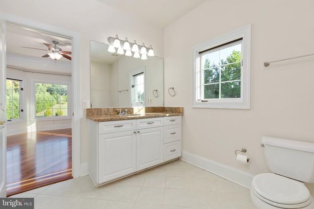 40163 BEACON HILL DR, Leesburg, VA 20176
