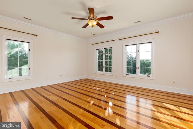 40163 BEACON HILL DR, Leesburg, VA 20176