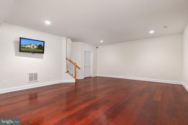 40163 BEACON HILL DR, Leesburg, VA 20176