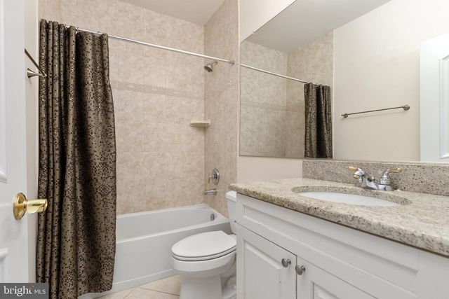 40163 BEACON HILL DR, Leesburg, VA 20176