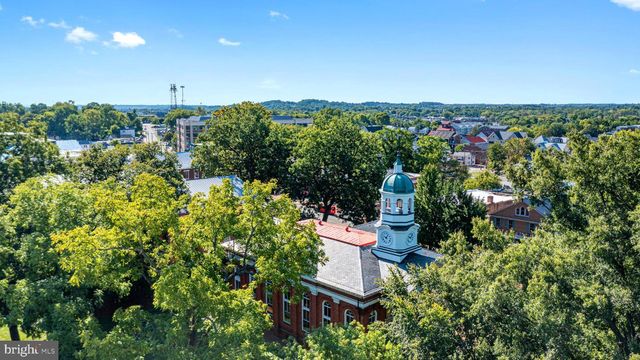 40163 BEACON HILL DR, Leesburg, VA 20176