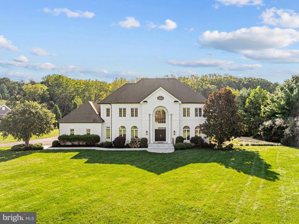 40163 BEACON HILL DR, Leesburg, VA 20176