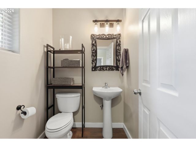 3416 Se ALEXANDER St, Hillsboro, OR 97123