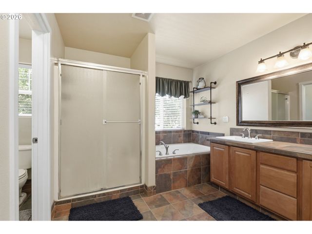3416 Se ALEXANDER St, Hillsboro, OR 97123