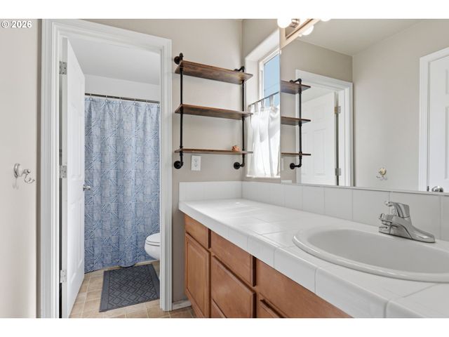 3416 Se ALEXANDER St, Hillsboro, OR 97123
