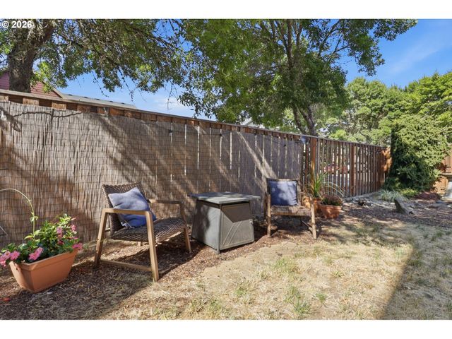 3416 Se ALEXANDER St, Hillsboro, OR 97123