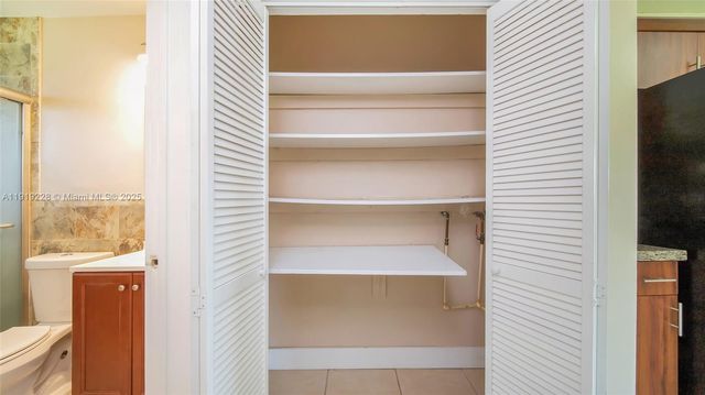 592 NE 150th St 3, Miami, FL 33161