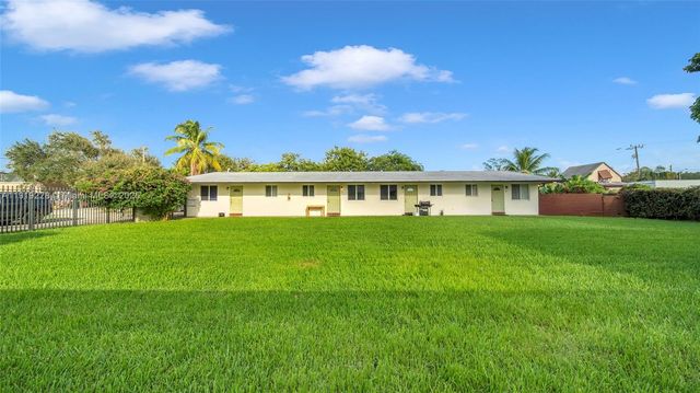 592 NE 150th St 3, Miami, FL 33161