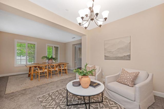 9841 Shanelyn Way, Elk Grove, CA 95757