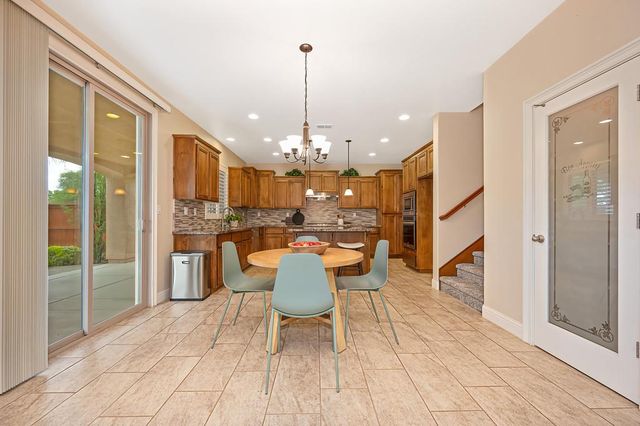 9841 Shanelyn Way, Elk Grove, CA 95757