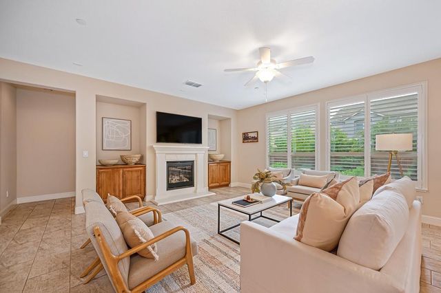 9841 Shanelyn Way, Elk Grove, CA 95757