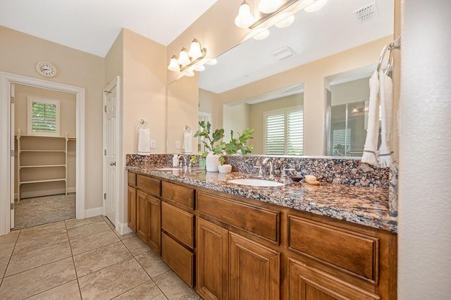 9841 Shanelyn Way, Elk Grove, CA 95757