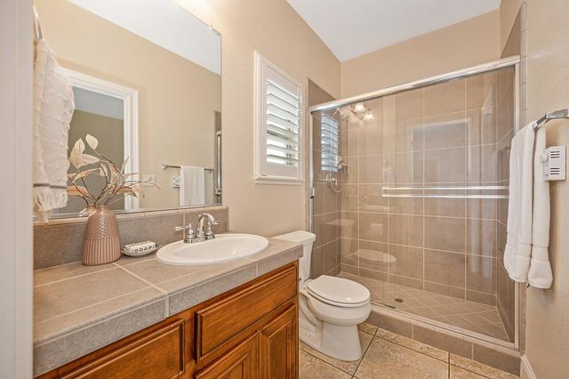 9841 Shanelyn Way, Elk Grove, CA 95757