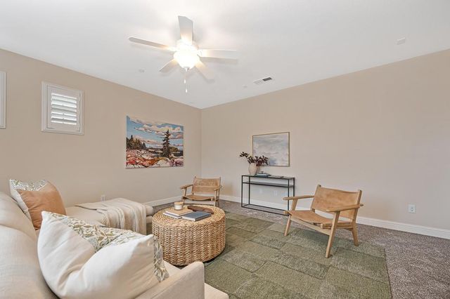 9841 Shanelyn Way, Elk Grove, CA 95757