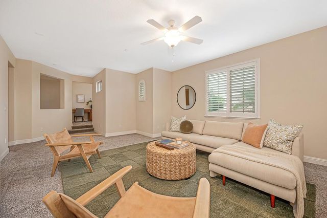 9841 Shanelyn Way, Elk Grove, CA 95757