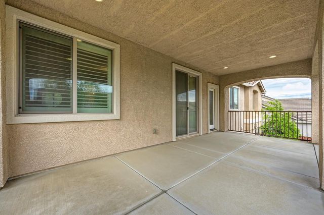 9841 Shanelyn Way, Elk Grove, CA 95757