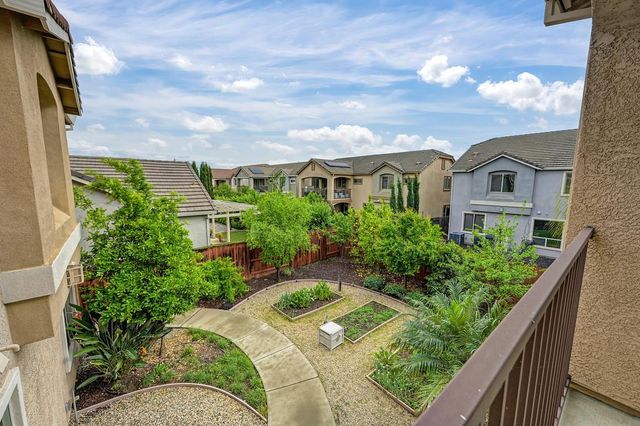 9841 Shanelyn Way, Elk Grove, CA 95757