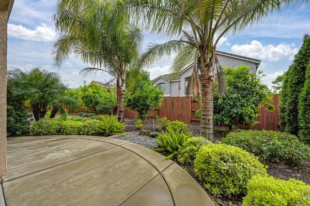 9841 Shanelyn Way, Elk Grove, CA 95757