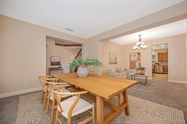 9841 Shanelyn Way, Elk Grove, CA 95757